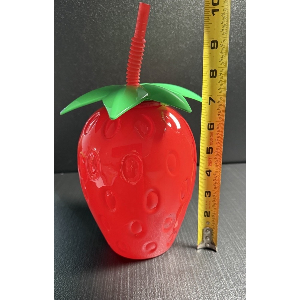 Set Strawberry Shaped Tumbler with Straw and Strawberry Decor Summer Party - Picture 4 of 7
